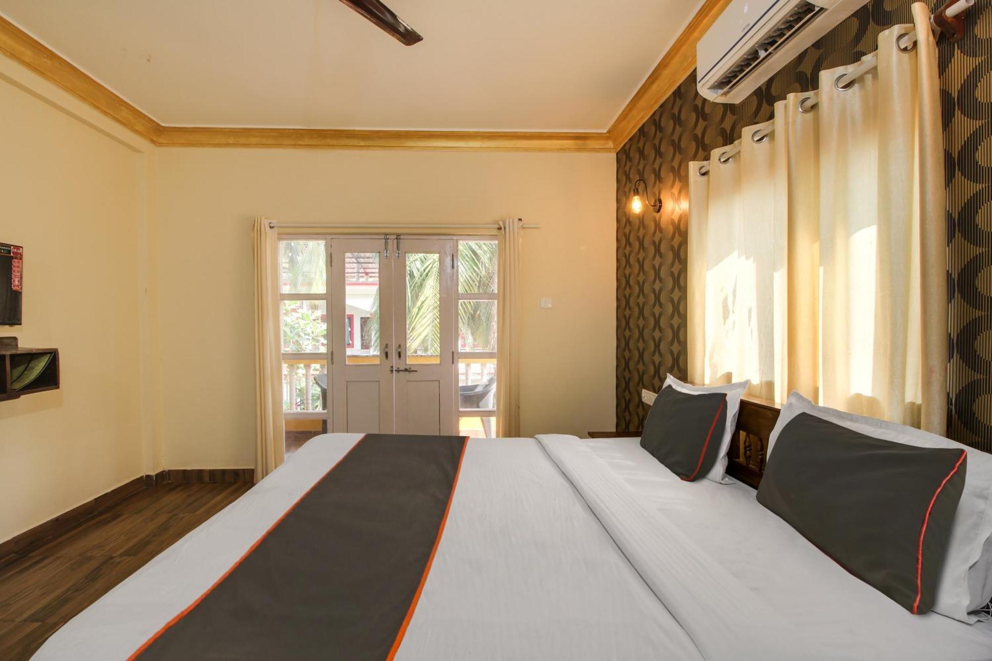 Collection O Romeos Place Baga Beach Hotel Calangute Ngoại thất bức ảnh