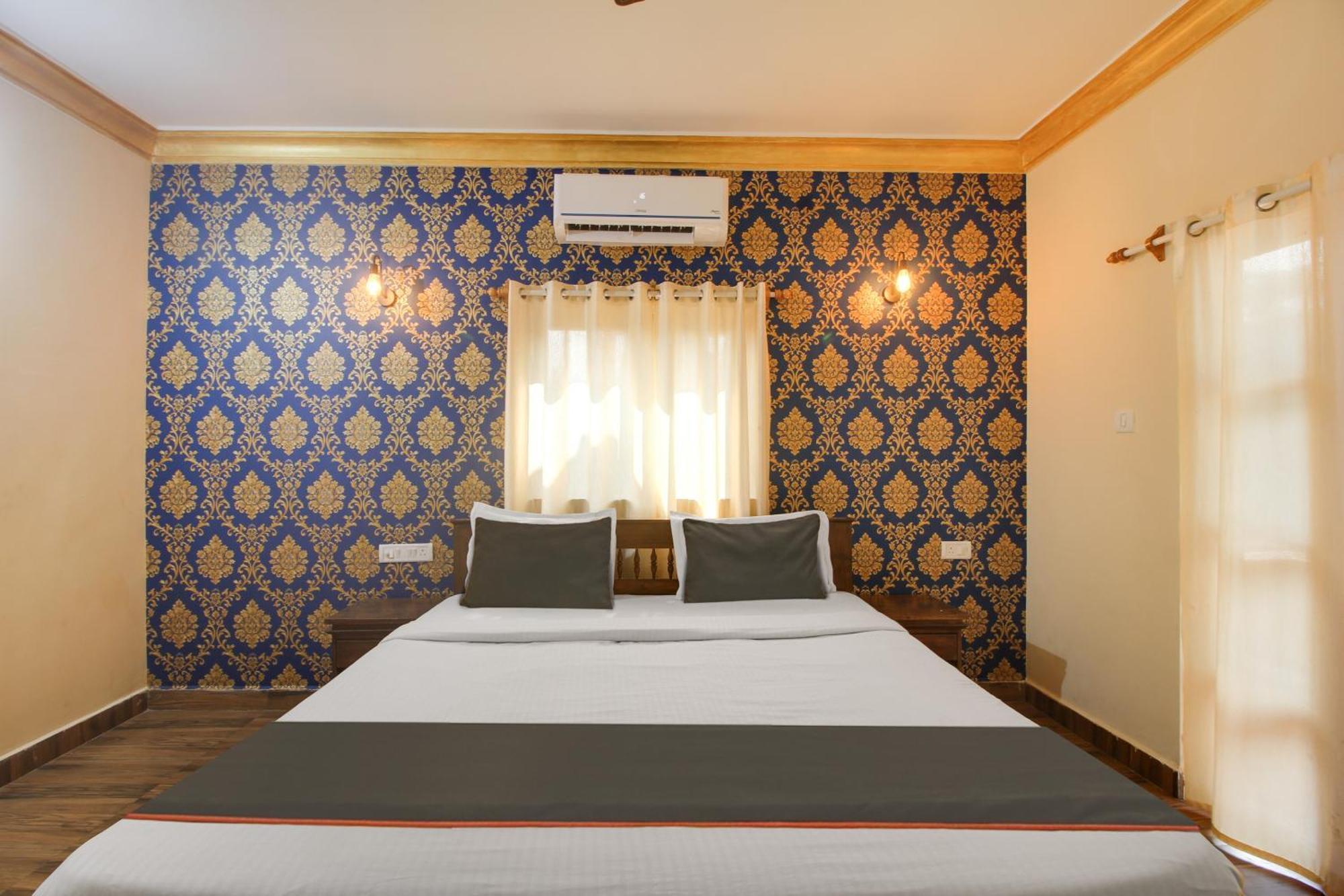 Collection O Romeos Place Baga Beach Hotel Calangute Ngoại thất bức ảnh