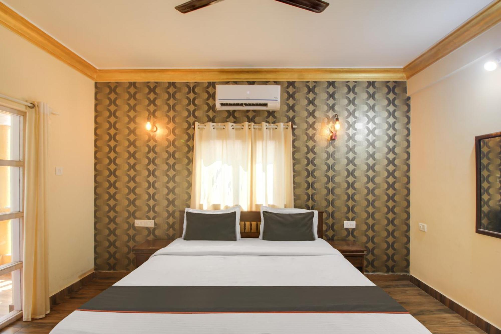 Collection O Romeos Place Baga Beach Hotel Calangute Ngoại thất bức ảnh
